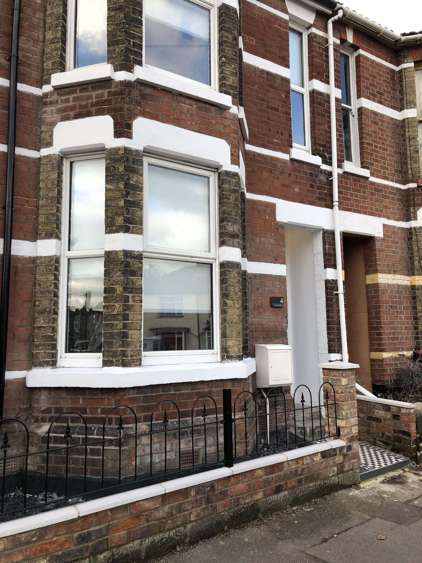 4 Ann's Hill Road from the front