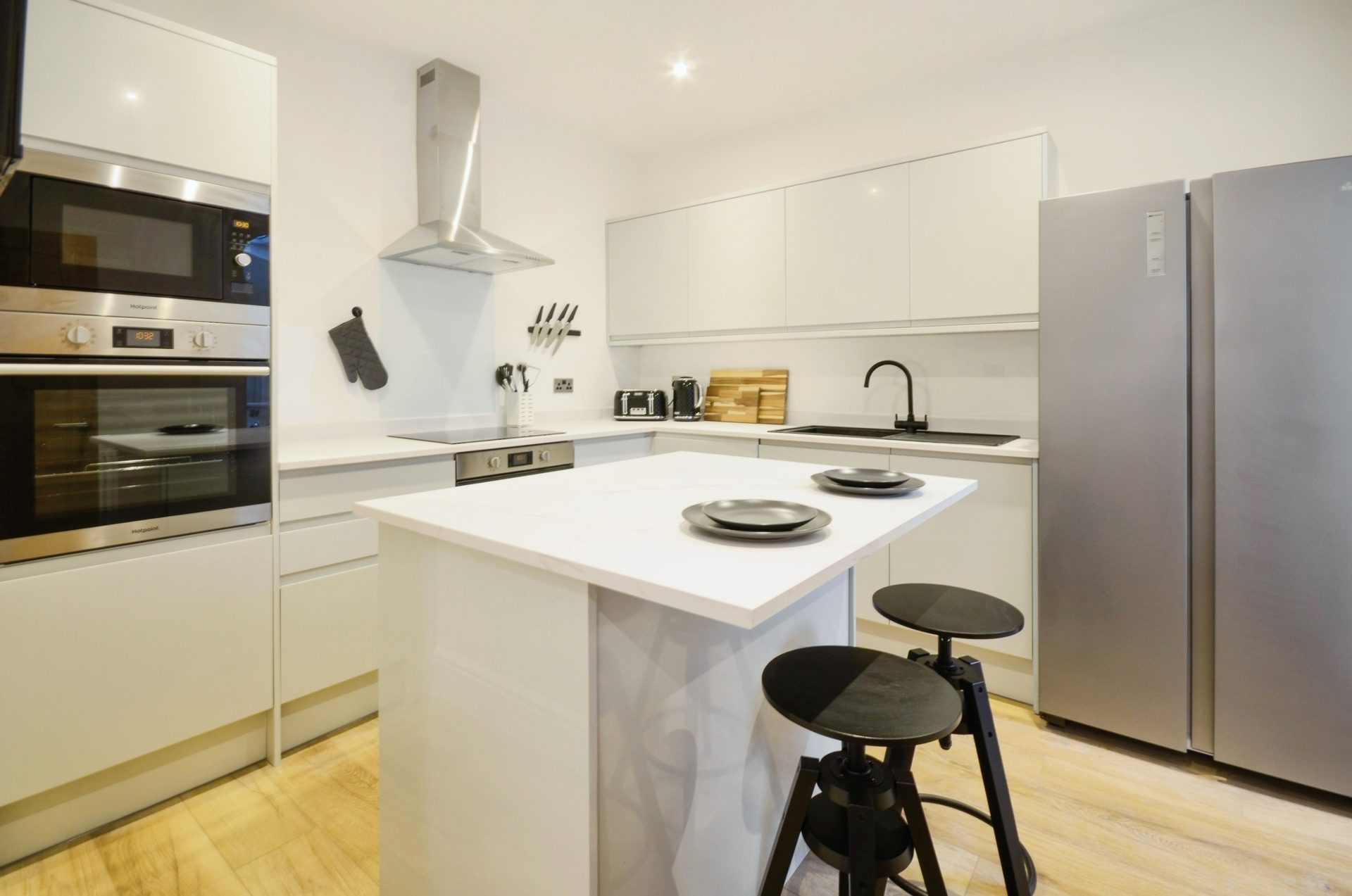 Kitchen, wide angle